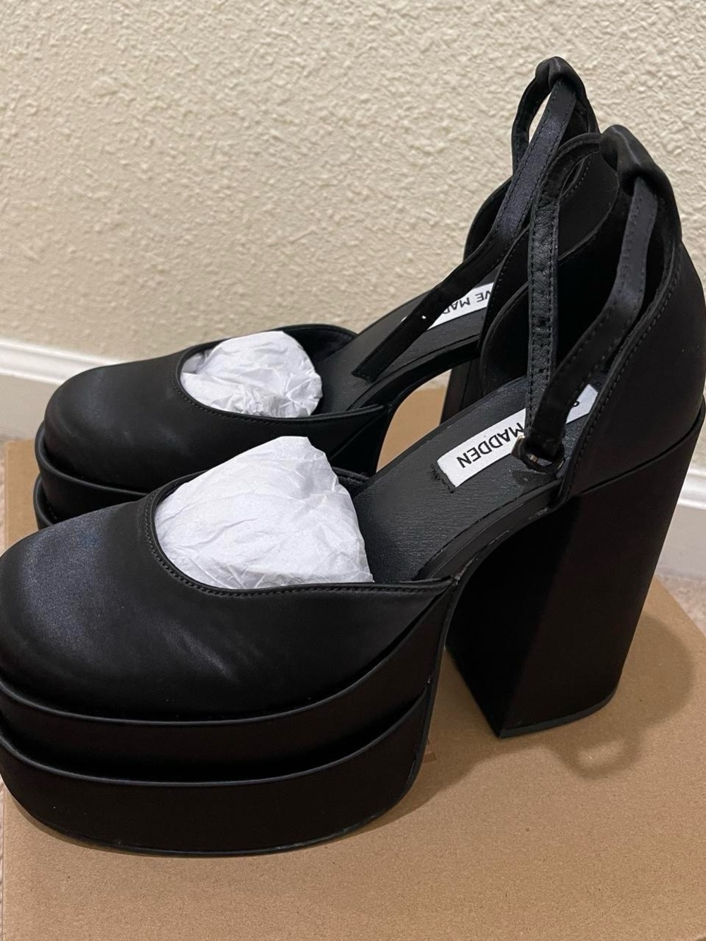 Steve Madden Black Platform Mary Jane Charlize Pumps